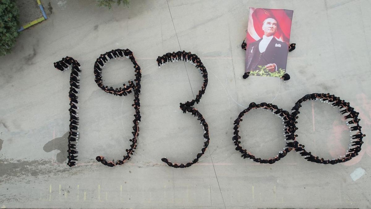 Amasya'da lise öğrencilerinden "1938" koreografisiGüncel Haberler