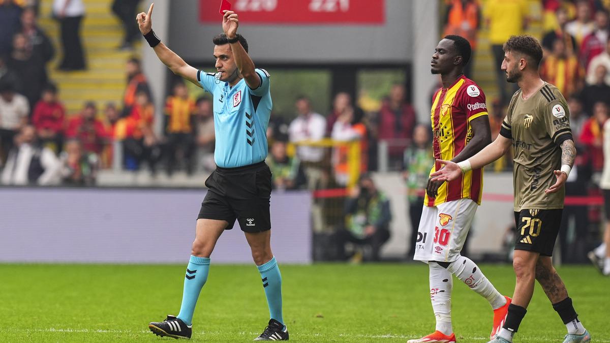 Göztepe-Kocaelispor maçında gol yok her şey var! Hakem 2 kez kırmızı kartı iptal etti -