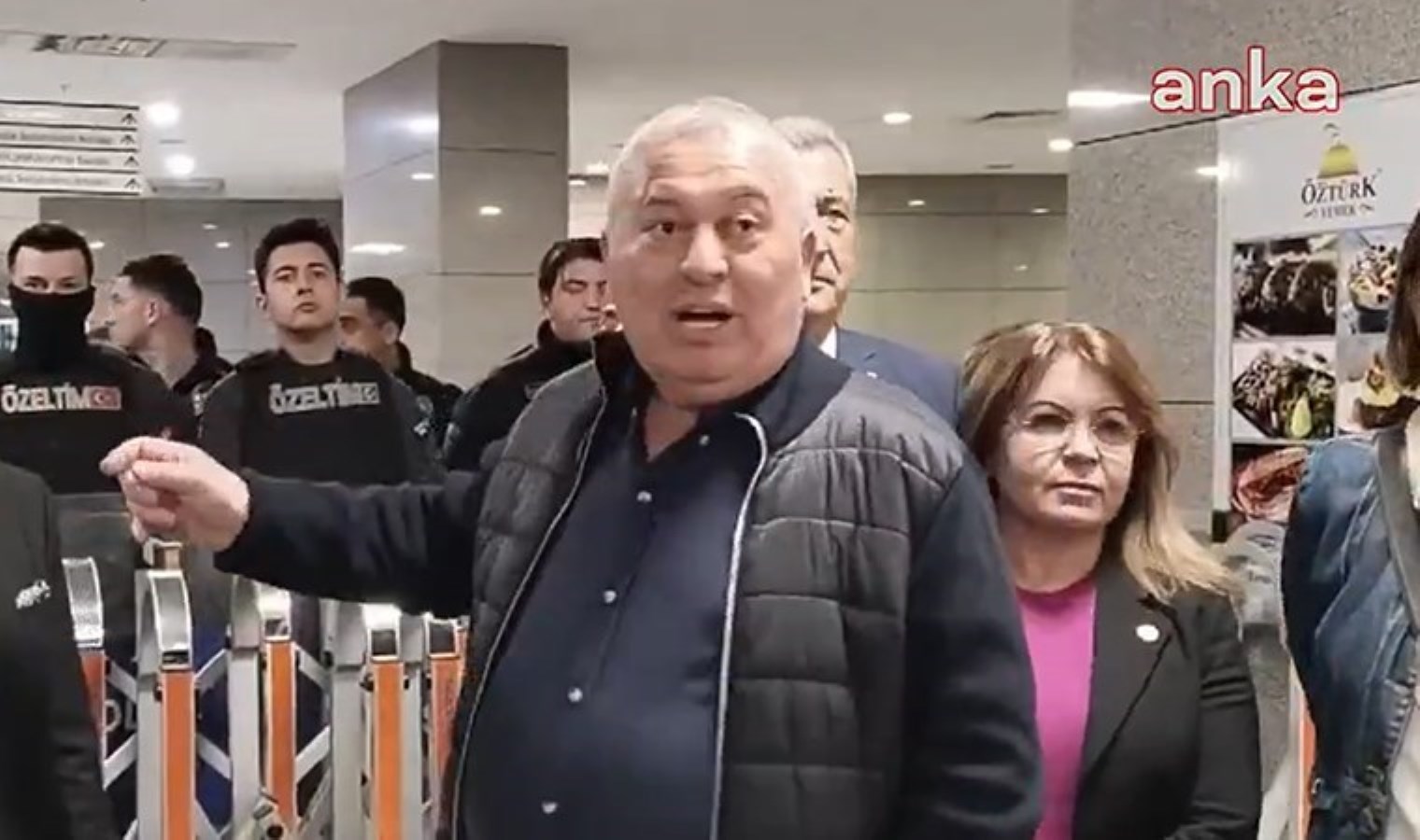 Çağkan'daki CHP milletvekilleri: Cianesco Enyinyurt'tan Erdoğan'a sert tepki - Siyasi Haberleri Kırın