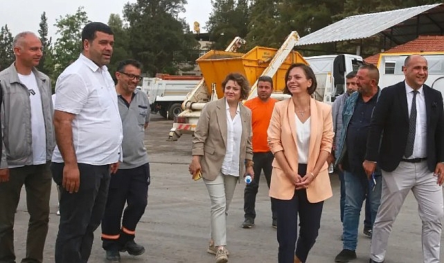 Karabağlar Belediye Başkanı Helil Kınay güne teknik işler şantiyesindeki işçilerle buluşarak başladı - GÜNDEM