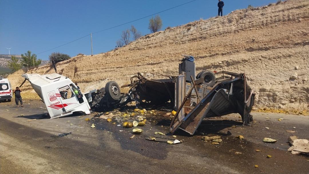 Mersin otobüsle çarpıştı: Ölü ve yaralı vardı! 2