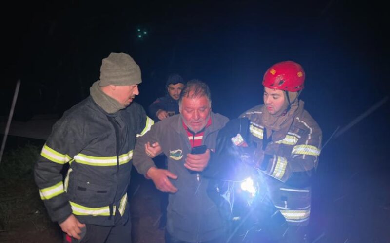Bursa'da dere taştı, çiftlik sahibi son anda kurtarıldı: ''Her şeyim gitti''