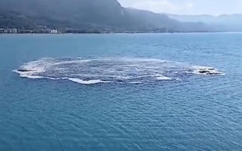 Kastamonu'da Denizde İlginç Kabarmalar Vatandaşlarda Panik Yaratmaya Devam Ediyor